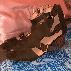 NEW Olive green low heels